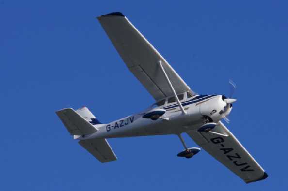 05 February 2021 - 12-39-56
Regular visitor G-AZJV Reims-Cessna F172L Skyhawk 
-----------------------
Light aircraft G-AZJV